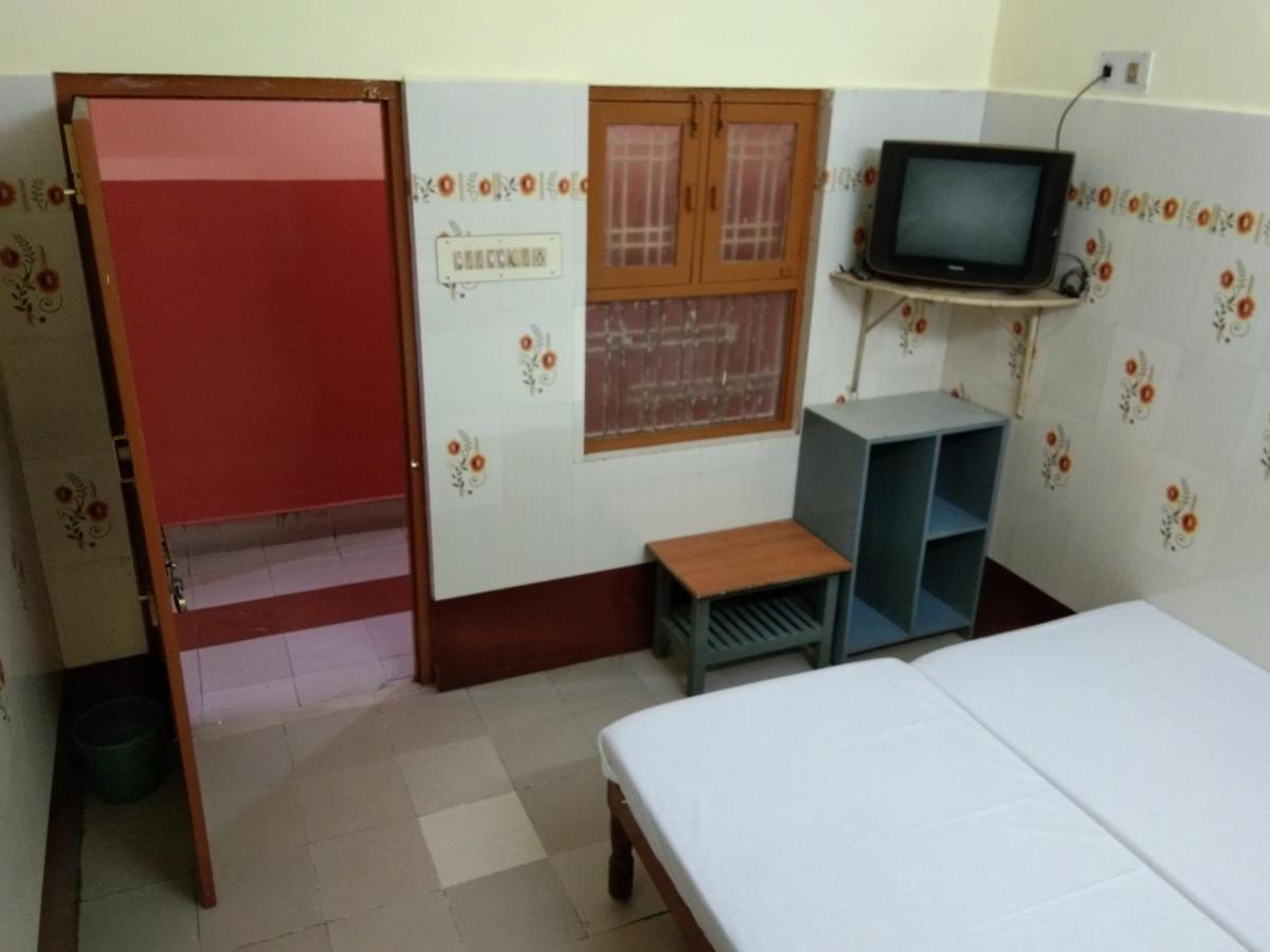 Hotel Sriram Lodge Τιρουπάτι Εξωτερικό φωτογραφία