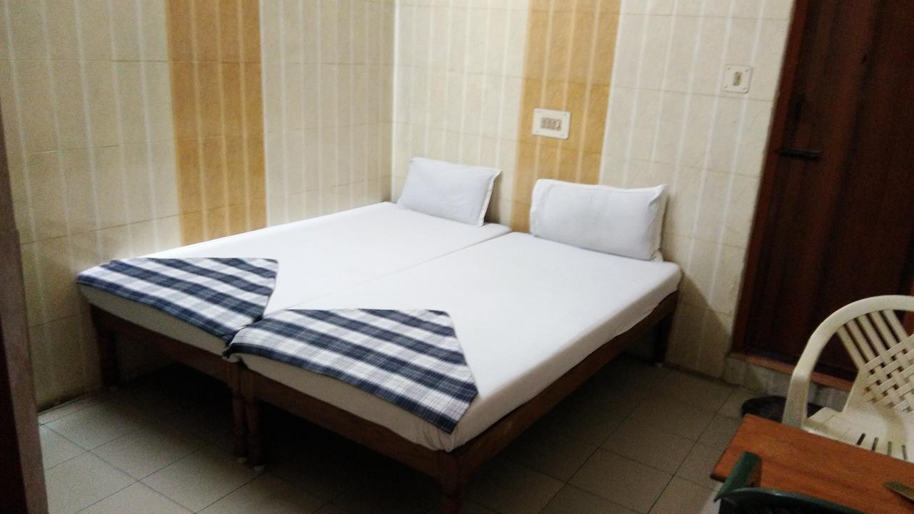 Hotel Sriram Lodge Τιρουπάτι Εξωτερικό φωτογραφία